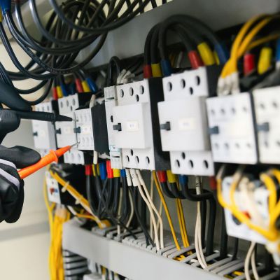 Instalaciones eléctricas en baja y media tensión